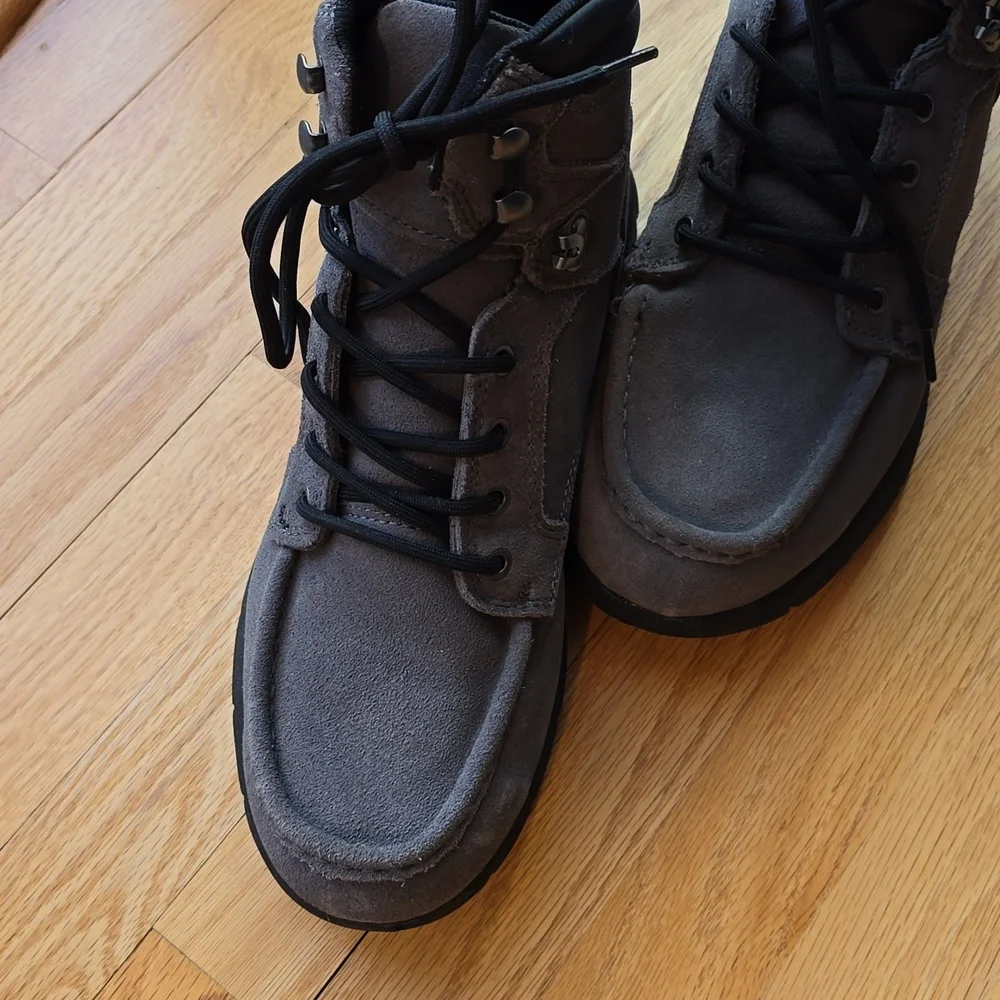 Wolverine Boots - Picture 2 of 4